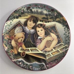 Bradford Exchange 1995 “Close at Heart” Kindred Moments Limited Edition # 19297E